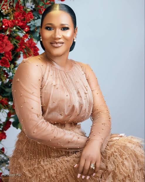 "Dads, why are you leaving?" Sunmbo Adeoye queries as she shares observation she made from numerous Mother